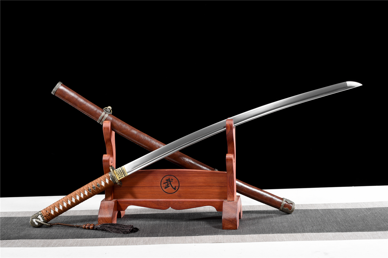 『98式第二次世界大戦指揮刀』T 10焼刃 武具　刀装具　日本刀　模造刀 軍刀 98式二战指挥刀》T10烧刃款- 刀剑产品网